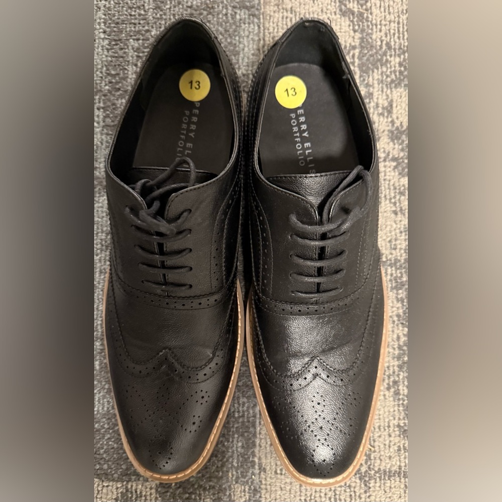 Perry Ellis Men's Black Leather Oxfords size 13